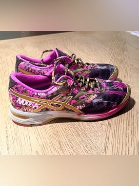 ASICS Gel Noosa TRI-10 T5M9N Breast Cancer Pink/Gold Sneakers US 10.5